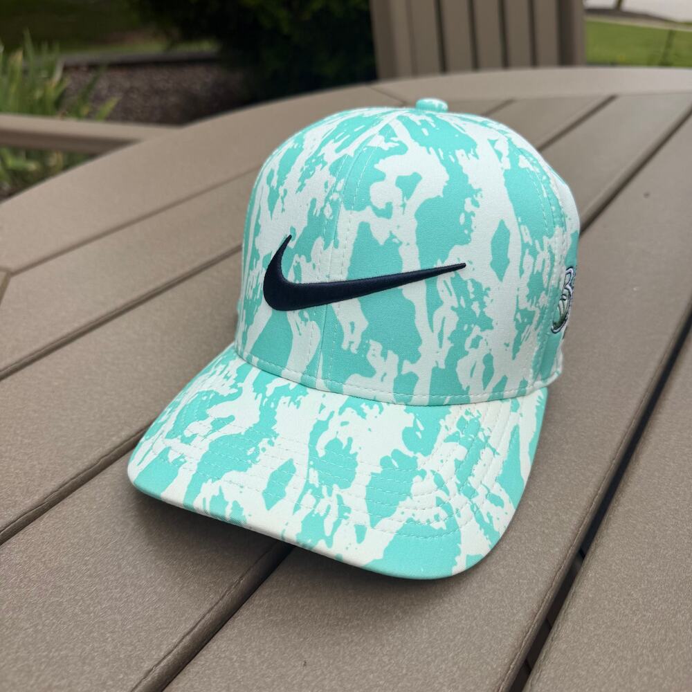 Nike Golf Classic99 Dri-FIT Men Adjustable Hat Broadlands Golf Club Mint White